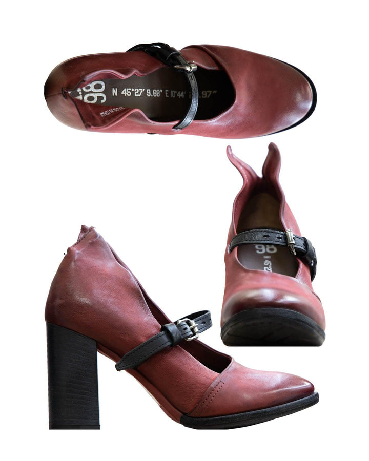 AS 98 - Pump with Buckled Strap