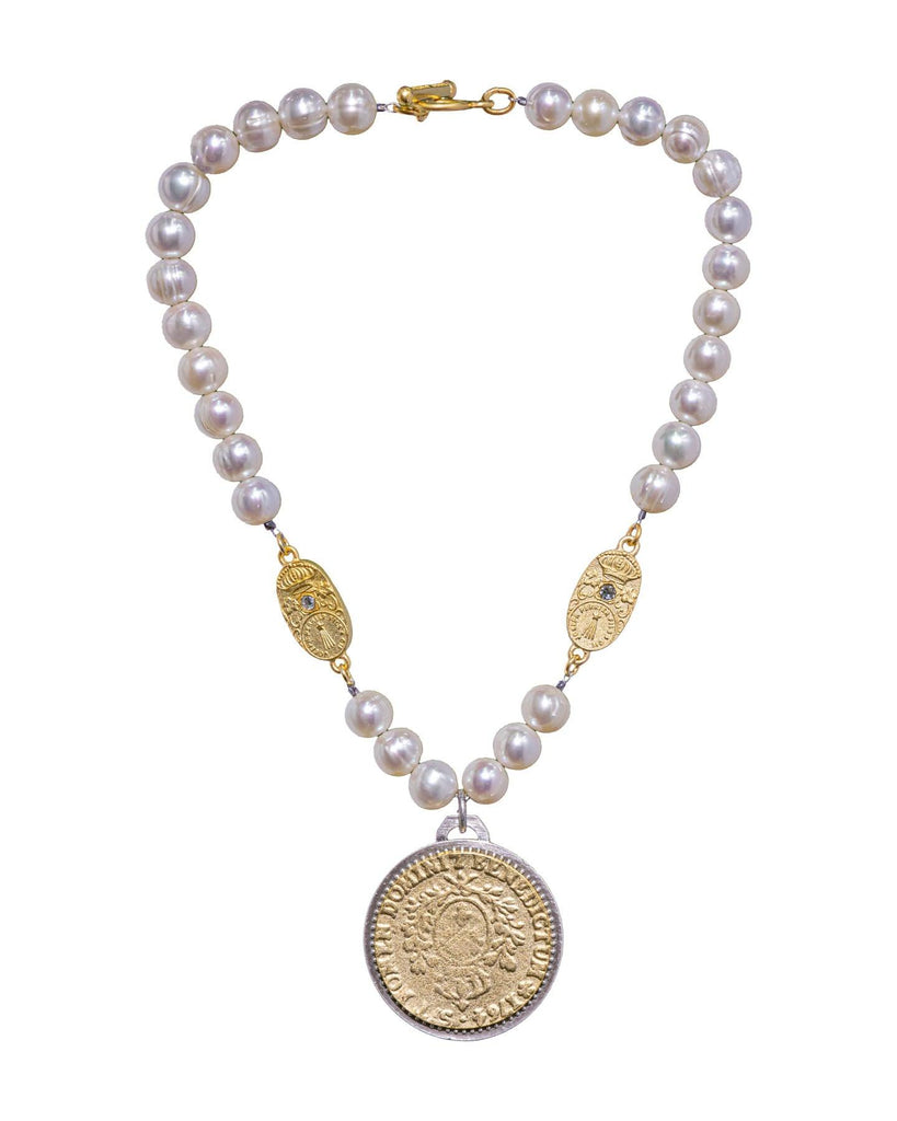 French Kande - Pearls with Domini Medal Necklace