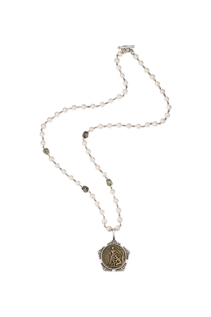French Kande - Protecteur Medal Pearl Necklace